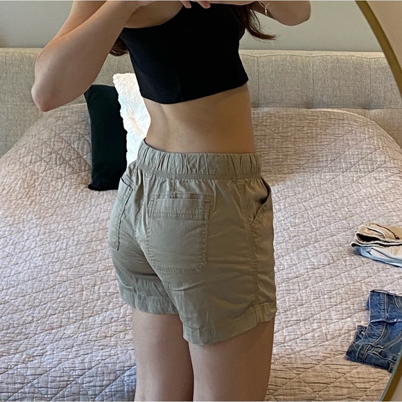 Eddie Bauer Cargo Shorts - Picture 3 of 3